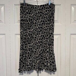 🎁 VINTAGE 90s Black and Creamy White Geometric Midi Skirt Ruffle Hem Lace Trim